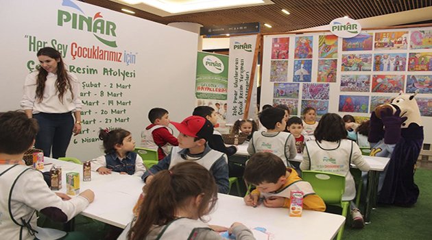 Pınar, İzmir Fuarı’nda Çocuklarla Bluşuyor
