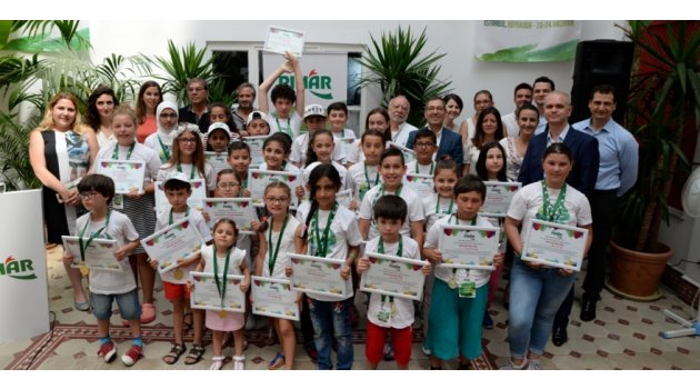 Pınar'dan 27 yetenekli çocuğa ödül