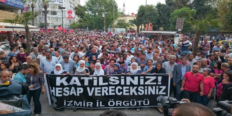 ANKARA KATLİAMI İZMİR’DE PROTESTO EDİLDİ