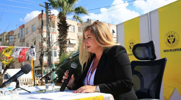 Pürlen Kıyat Karakuş Bucalı okurlarıyla buluştu