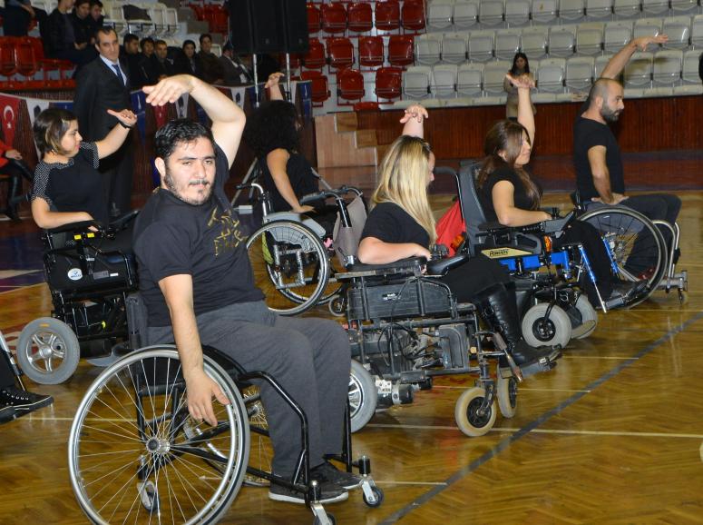 “BENİ DE GÖRÜYOR MUSUNUZ?”