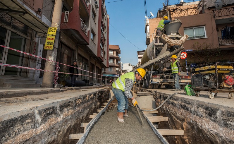 İZSU'DAN ''TAŞKIN'' SEFERBERLİĞİ