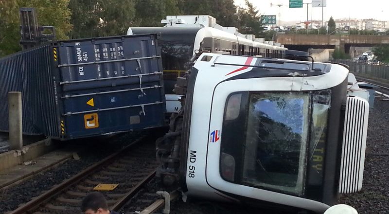 İZMİR METROSU'NDAN KAZA AÇIKLAMASI GELDİ