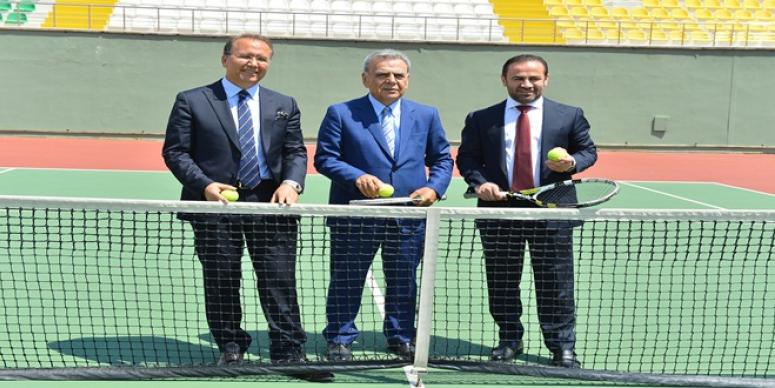 İZMİR’DE “TENİS BAYRAMI” OLACAK