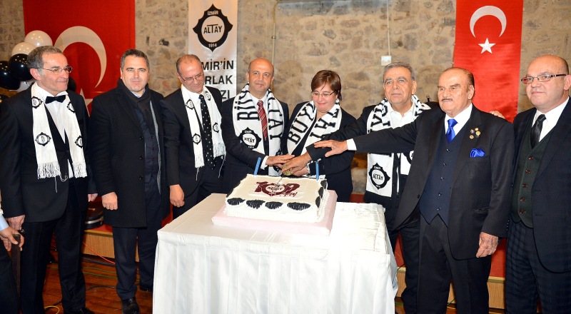 ''SİYAH BEYAZ'' GECE