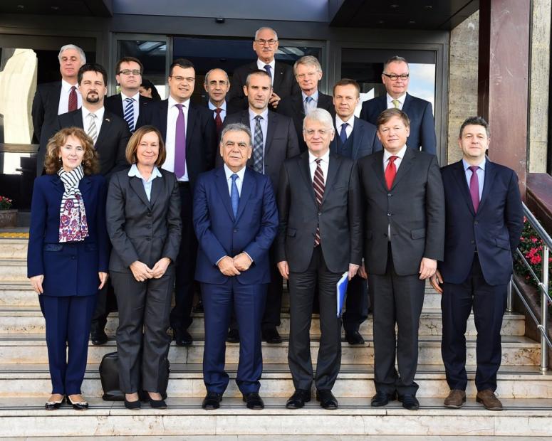 AB BÜYÜKELÇİLERİ İZMİR'DE BULUŞTU
