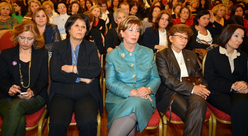 SİYASETİN İZMİRLİ KADIN ÖNCÜLERİ