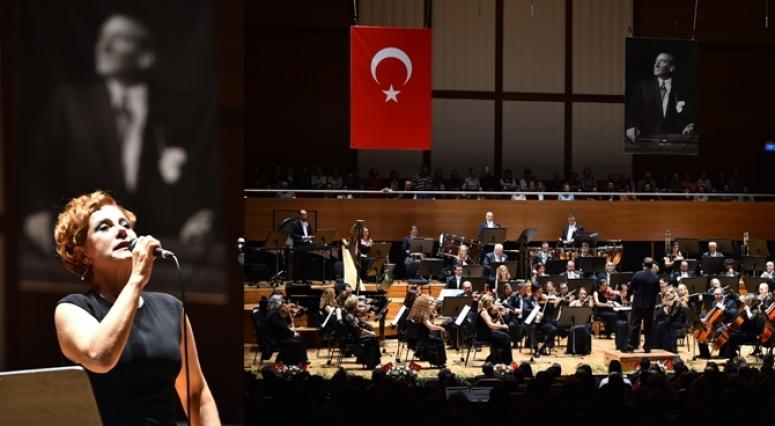 ZUHAL OLCAY'DAN MUHTEŞEM İZMİR KONSERİ