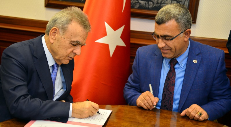 BÜYÜKŞEHİR'DE ''TOPLU SÖZLEŞME'' SEVİNCİ