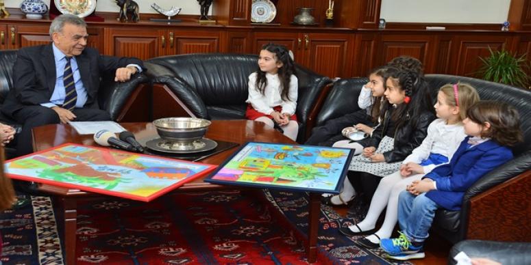 HAYALLERİYLE GELDİLER