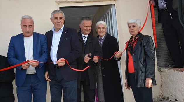 Salihli Bahçecik Mahallesine Çifte Kütüphane