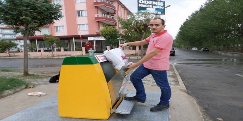 ÖDEMİŞ’TE, ÇEVRE DOSTU YENİ YERALTI VE YERÜSTÜ ÇÖP KONTEYNERLERİ HİZMETİNİZDE