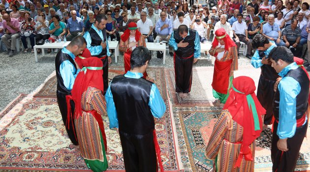 SAMUTBABA PİR’İN HUZURUNDA ANILDI
