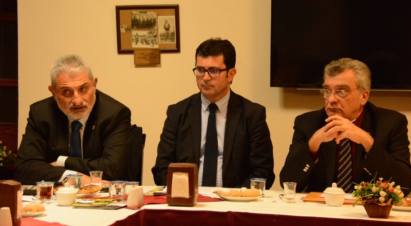 SEFERİHİSAR'DA MÜLTECİ DRAMI KONUŞULDU