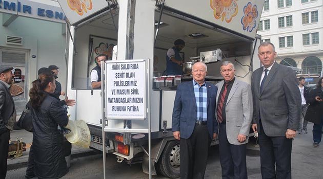Şehitler için Lokma Döktürdüler