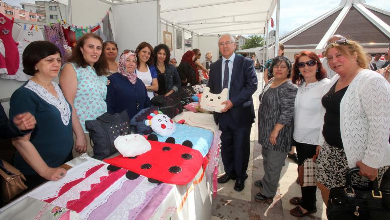 KARABAĞLAR’DA YÖRESEL YEMEKLER YARIŞTI