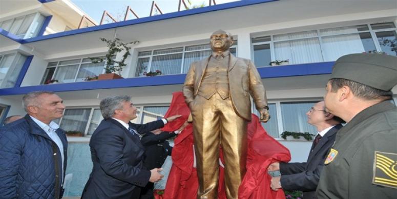 GÜZELBAHÇE’DE ATATÜRK’E ANITLI ANMA