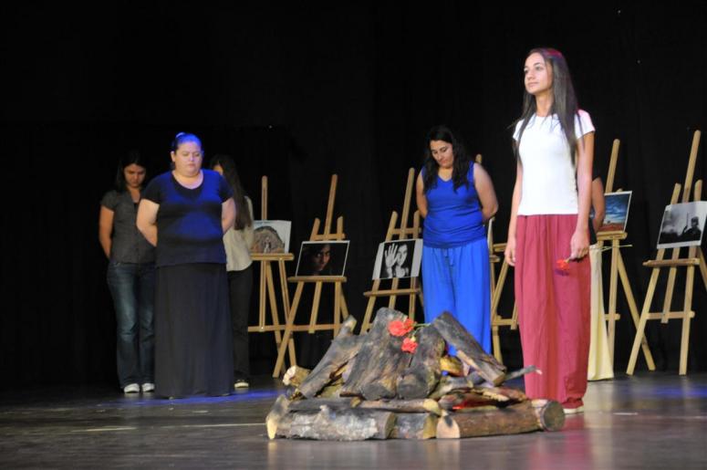 SİVAS ŞEHİTLERİNE TİYATROLU ANMA