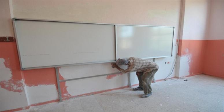 GÜZELBAHÇE'NİN OKULLARI GÜZELLEŞİYOR