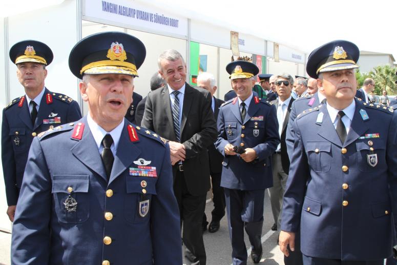 GAZİEMİR SEMALARINDA ŞENLİK ZAMANI