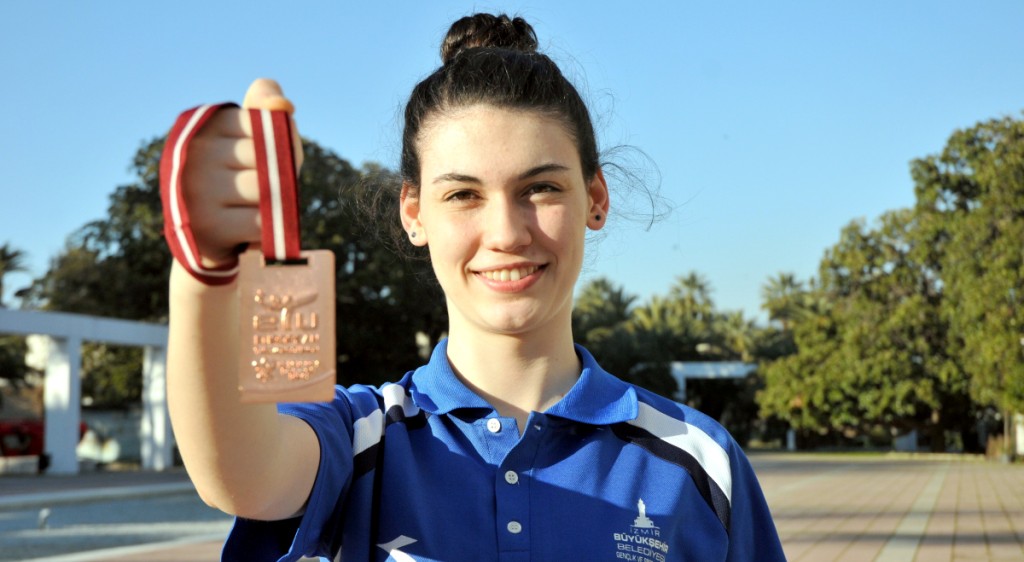 Simge, Avrupa biletini kaptı