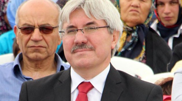 ŞOK! Onuncu Yıl Marşı'nı Yasakladı!