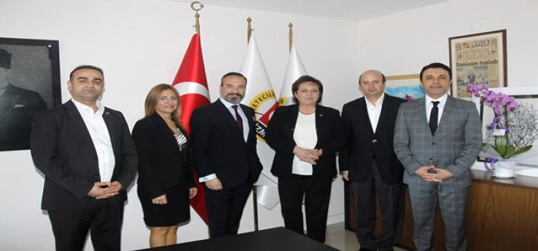 İŞ DÜNYASI TEMSİLCİLERİ İGC’Yİ ZİYARET ETTİ