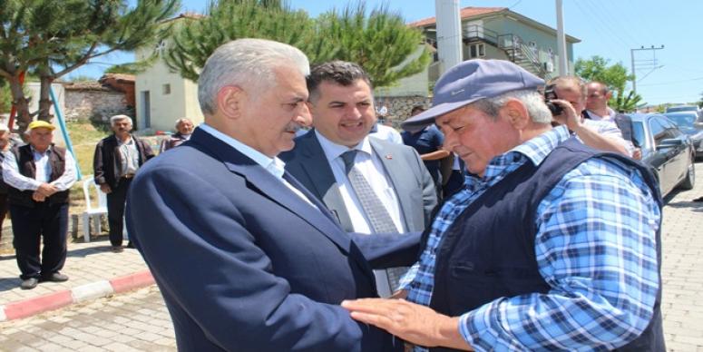FACİANIN YILDÖNÜMÜNDE BİNALİ YILDIRIM’DAN ŞEHİT AİLELERİNE ZİYARET