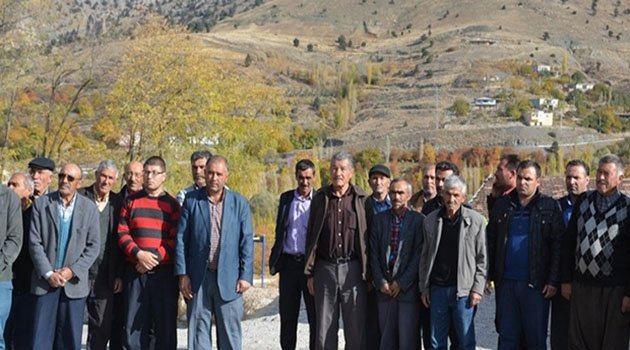 Suyu Kesilen Köyün Muhtarı: İnsanımız Cünup Geziyor