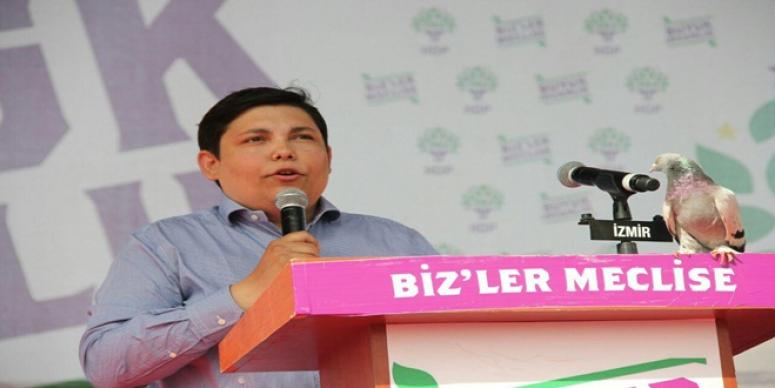 GENEL BAŞKAN YARDIMCIS BOURNOS, BARIŞ  GÜVERCİNİ UÇURDU