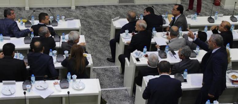 BÜYÜKŞEHİR MECLİSİ KARIŞTI! 'OTUR LAN YERİNE!'