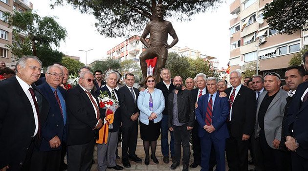 Taçsız Kral Konak’ta Ölümsüzleşti