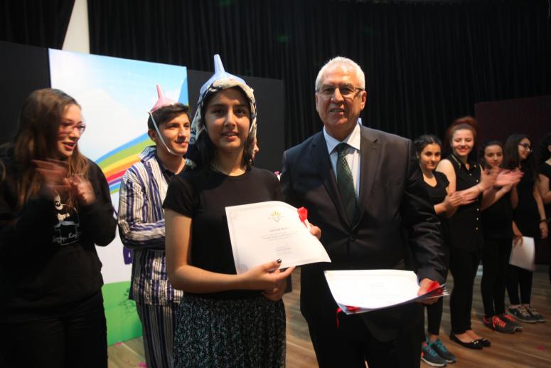 USTA OYUNCULARA TAŞ ÇIKARTTILAR