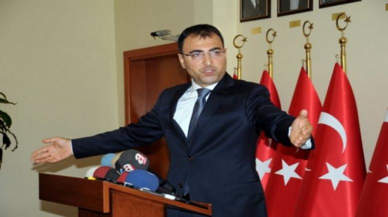 İZMİR'DE BARIŞ MİTİNGİ SONRASI VALİ TOPRAK'TAN TWEET: UTAN
