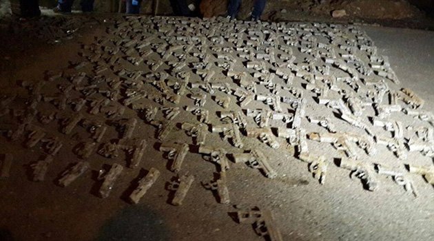 Topraktan Yüzlerce Silah Çıktı