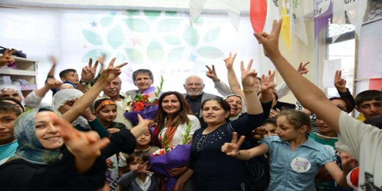 HDP İZMİR MİLLETVEKİLİ ADAYLARINA DUR DURAK YOK