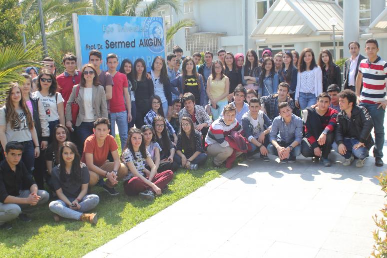 LİSELİLERE MESLEK SEÇİMİ VE ÜNİVERSİTE YAŞAMI ANLATILDI
