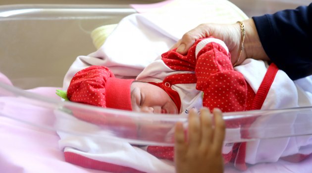 UYAR’DAN YENİ DOĞUM YAPAN ANNELERE VE BEBEKLERE ZİYARET