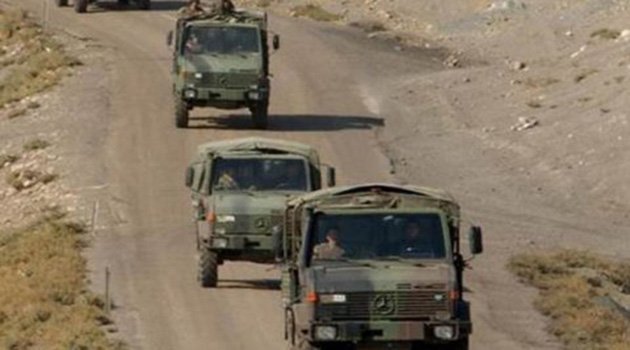Van'da Askeri Araca Bombalı Saldırı