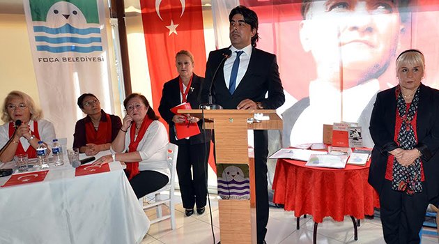 Yeni Foça'da "Cumhuriyet ve Atatürk" Coşkusu
