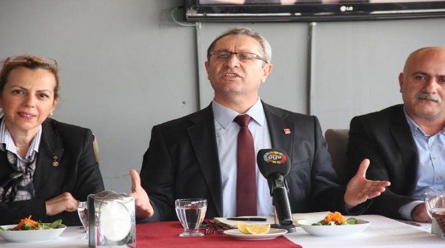 CHP KARABAĞLAR'DA İL KONGRESİ SANCISI: MECLİS ÜYESİNE HAKARET İDDİASI!
