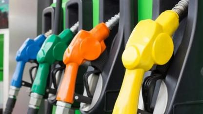 Benzine yine zam geliyor