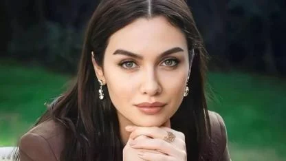 Birce Akalay yakın dostlarını defterden sildi
