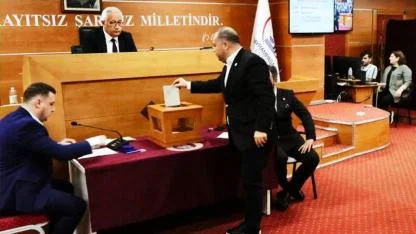 CHP'den Bayrampaşa’daki “yürütmeyi durdurma” kararına tepkiler devam ediyor: En kısa sürede bu siyasi iptal kararına itiraz edeceğiz!