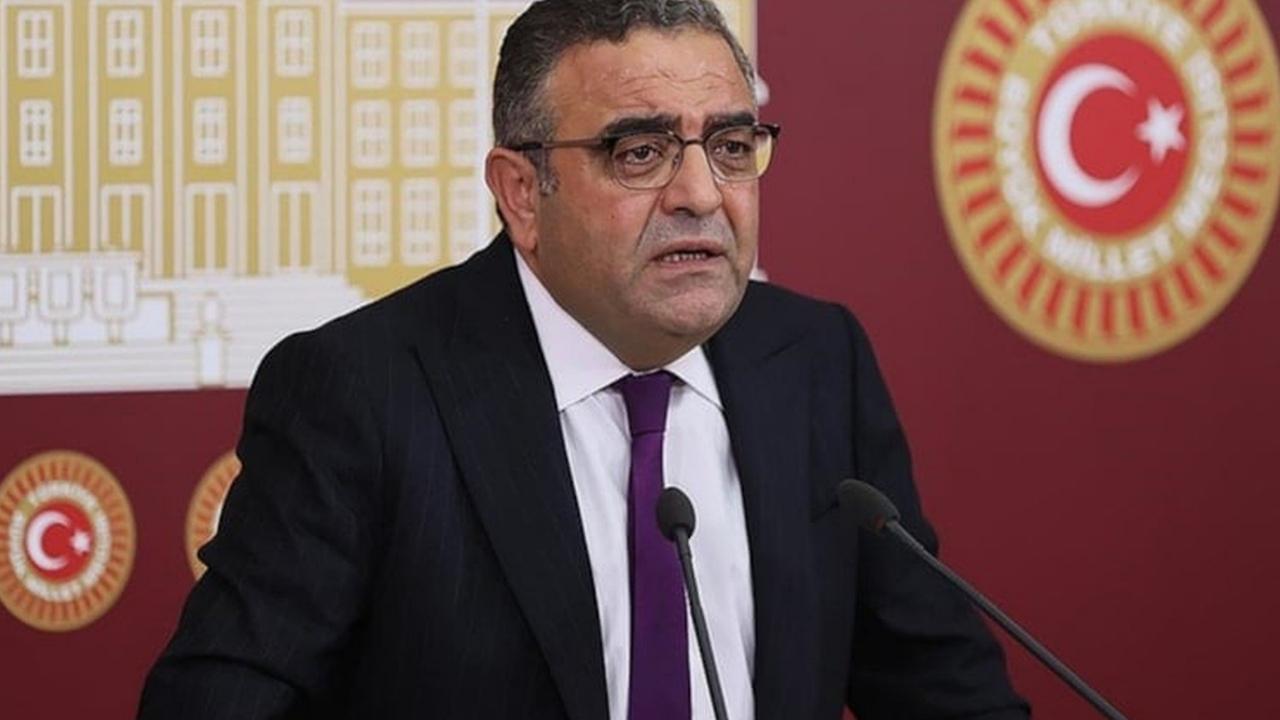 CHP&#039;li Tanrıkulu kararı okudu: İmamoğlu’nun politik amaçlarla cezaevinde tutulduğunun kanıtı