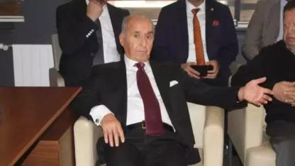 CHP’nin Eski Genel Başkanı Hikmet Çetin hastaneye kaldırıldı