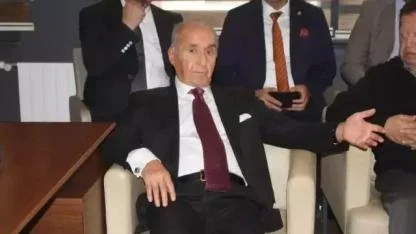 CHP’nin Eski Genel Başkanı Hikmet Çetin hastaneye kaldırıldı