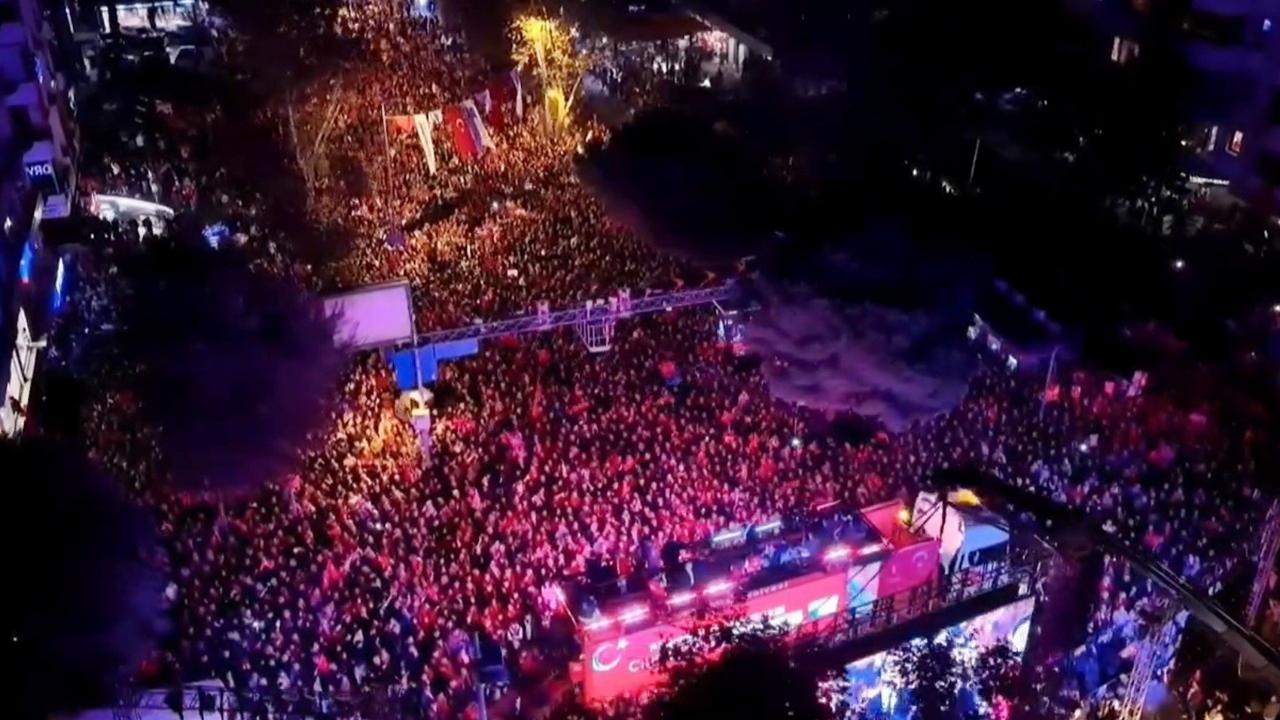 CHP'nin Kadıköy'deki 'Cumhuriyet Yürüyüşü'ne on binler katıldı: Cumhuriyet'in 4 temel kolonu vardır