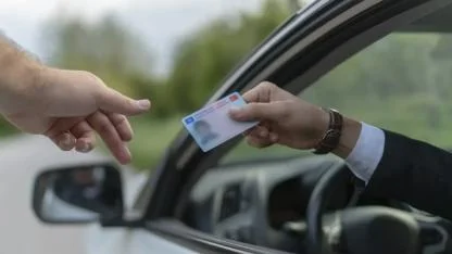Eski tip ehliyetleri yenileme ücreti 1 Kasım'da 7 bin 438 liraya yükselecek