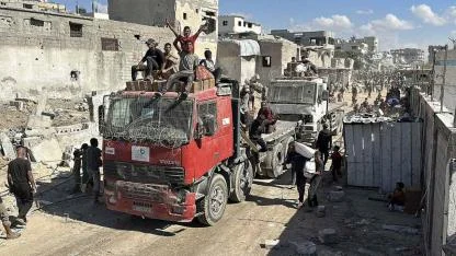Gazze'ye insani yardım tırları ulaştı